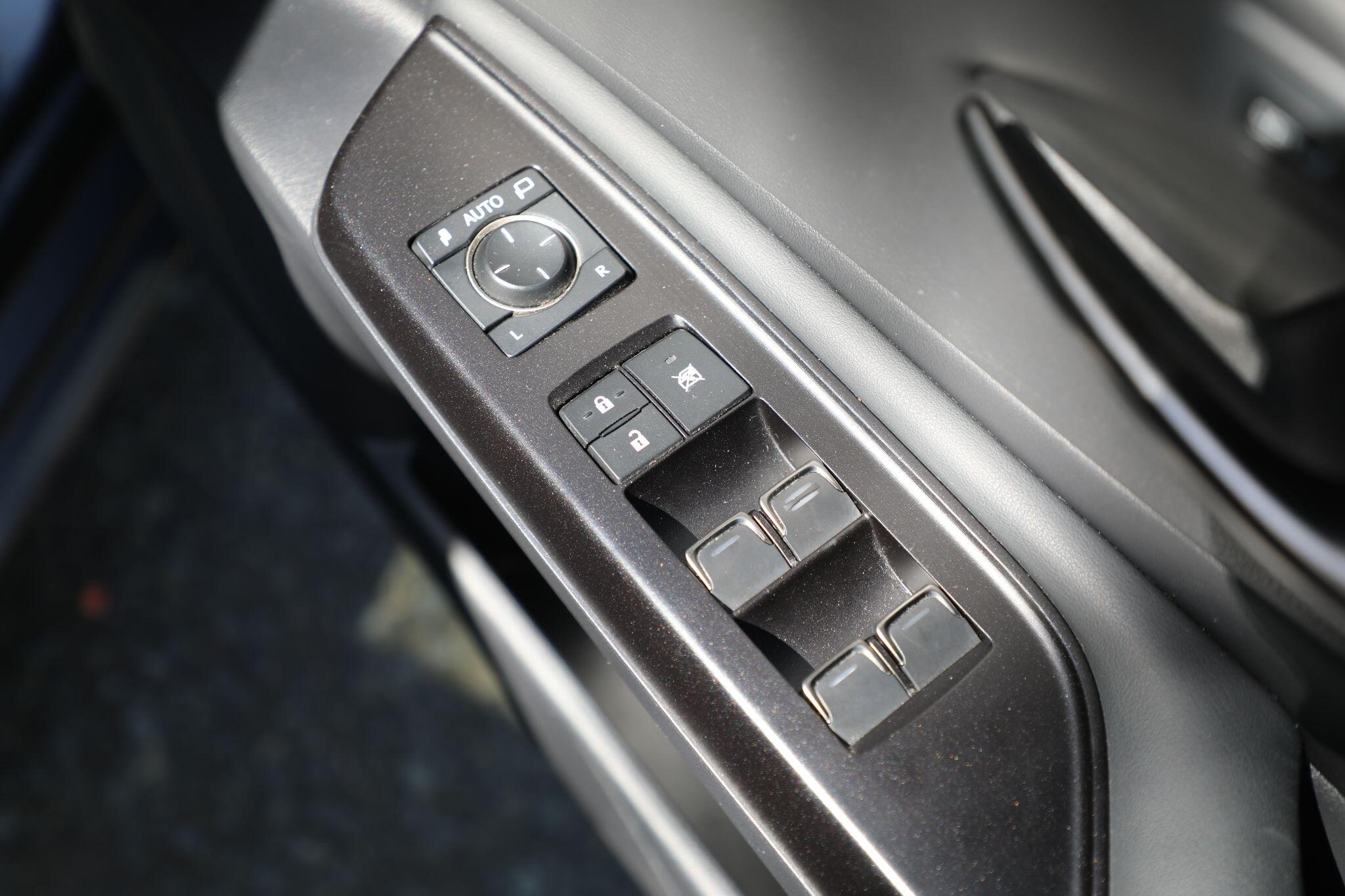 Large vehicle image